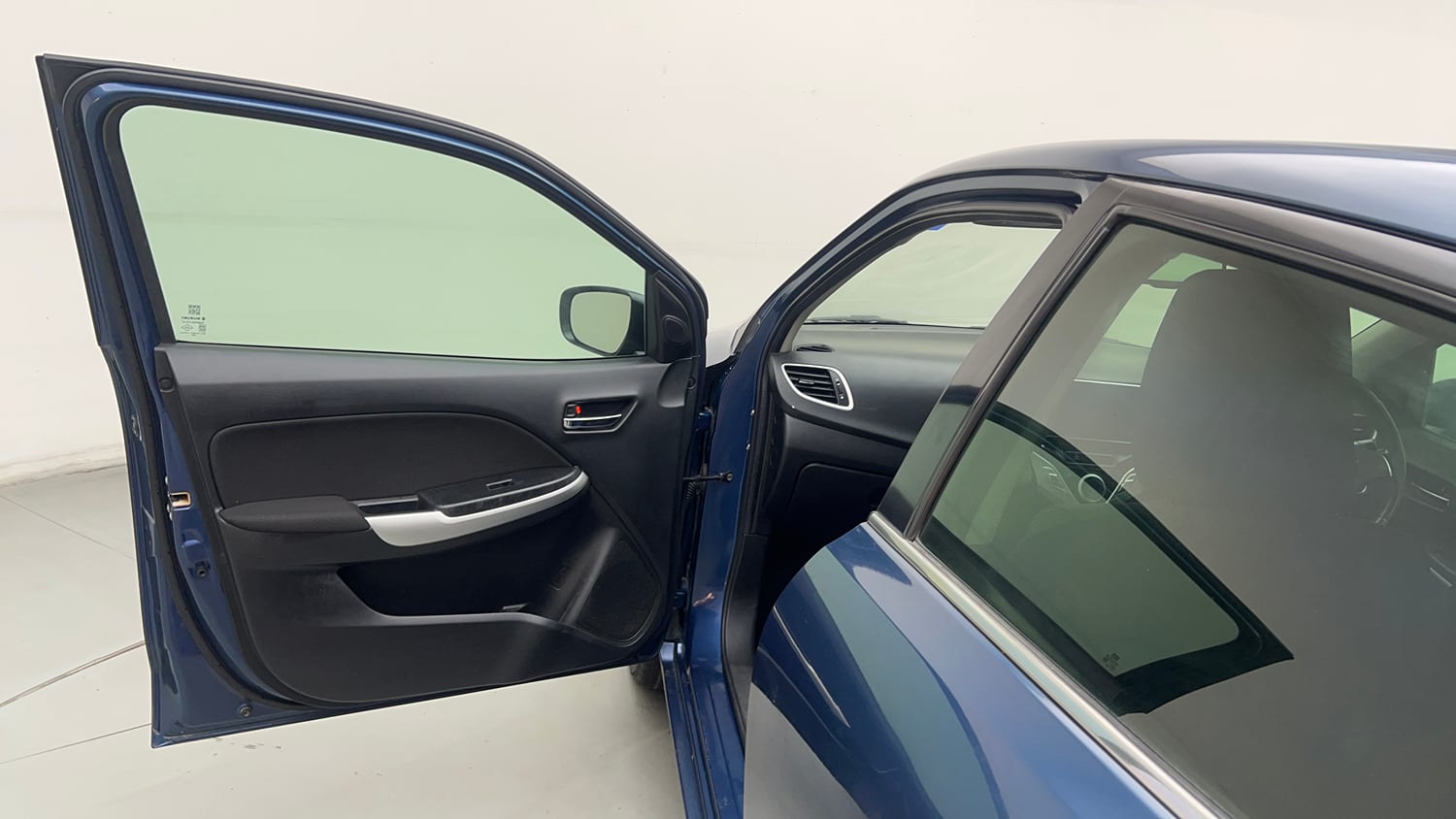 Used 2016 Maruti Suzuki Baleno Alpha 1.2 Petrol Manual interior LEFT FRONT DOOR OPEN VIEW