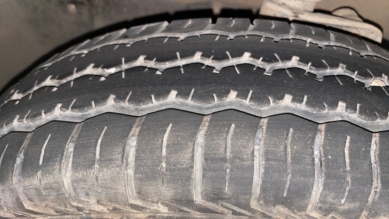 Used 2023 Maruti Suzuki Eeco 5 STR AC Petrol Manual tyres RIGHT FRONT TYRE TREAD VIEW
