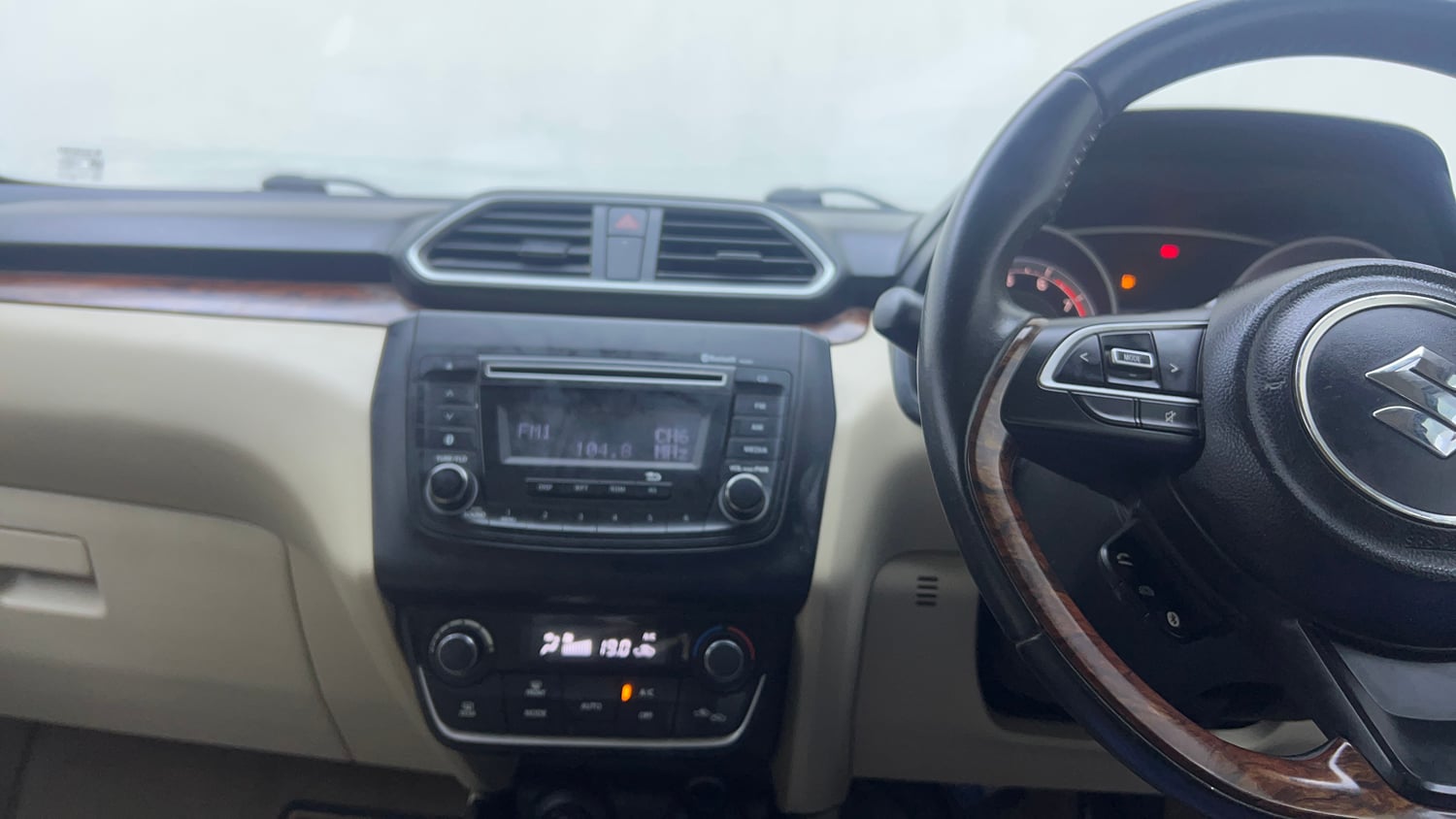 Used 2018 Maruti Suzuki Dzire ZXi Petrol Manual interior MUSIC SYSTEM & AC CONTROL VIEW