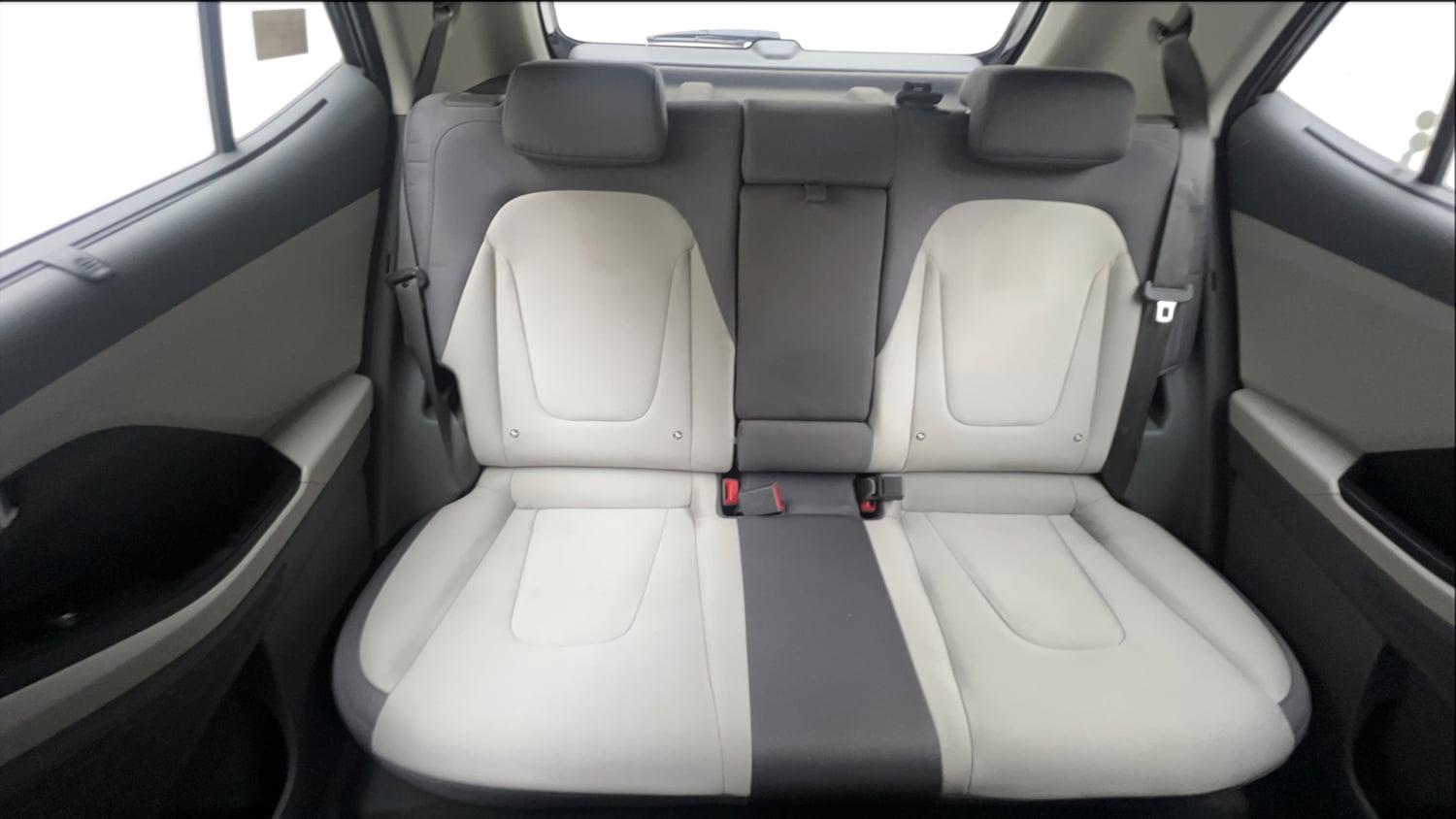 Used 2025 Hyundai Creta 1.5 CRDi Diesel MT DSL S(O) Diesel Manual interior REAR SEAT CONDITION VIEW