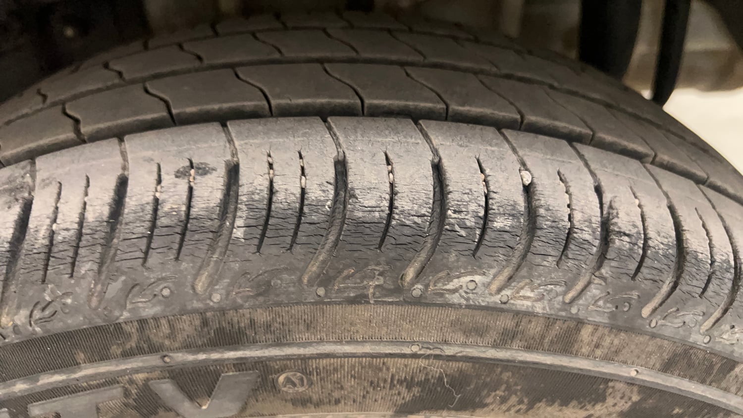 Used 2024 Tata Tigor XZ Petrol Manual tyres LEFT REAR TYRE TREAD VIEW