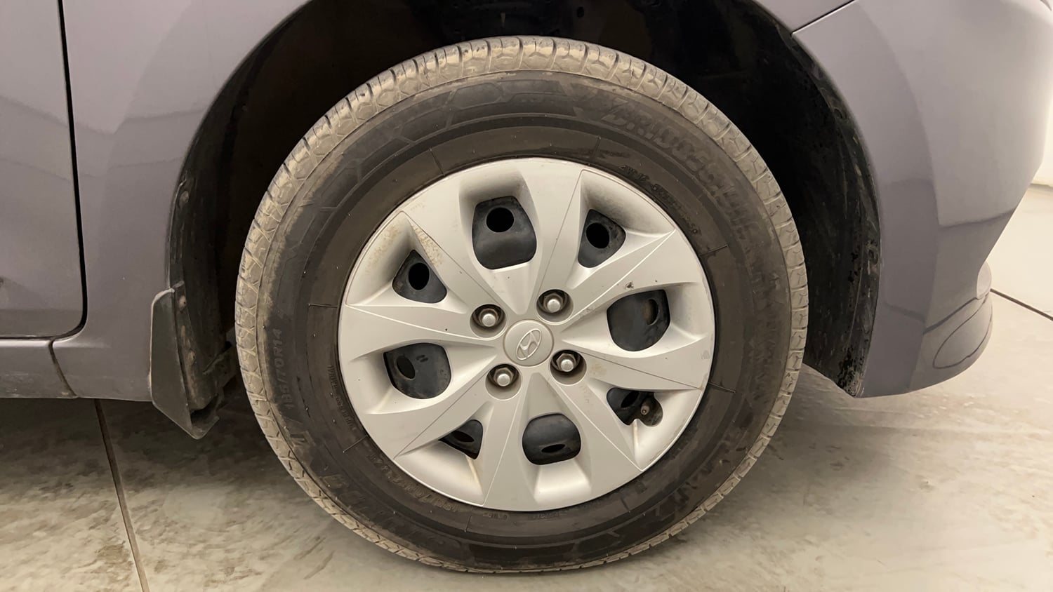 Used 2017 Hyundai Elite i20 Sportz 1.2 Petrol Manual tyres RIGHT FRONT TYRE RIM VIEW