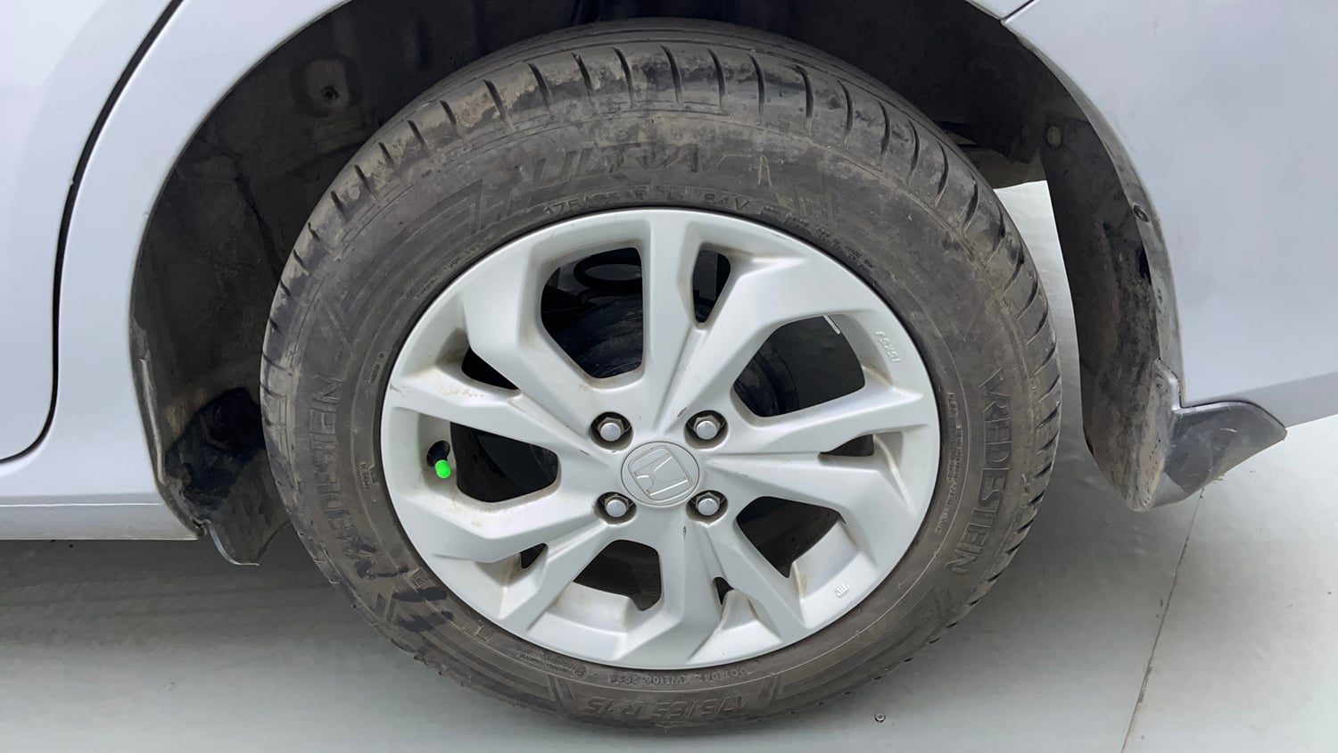 Used 2020 Honda Amaze 1.2 VX MT Petrol Petrol Manual tyres LEFT REAR TYRE RIM VIEW