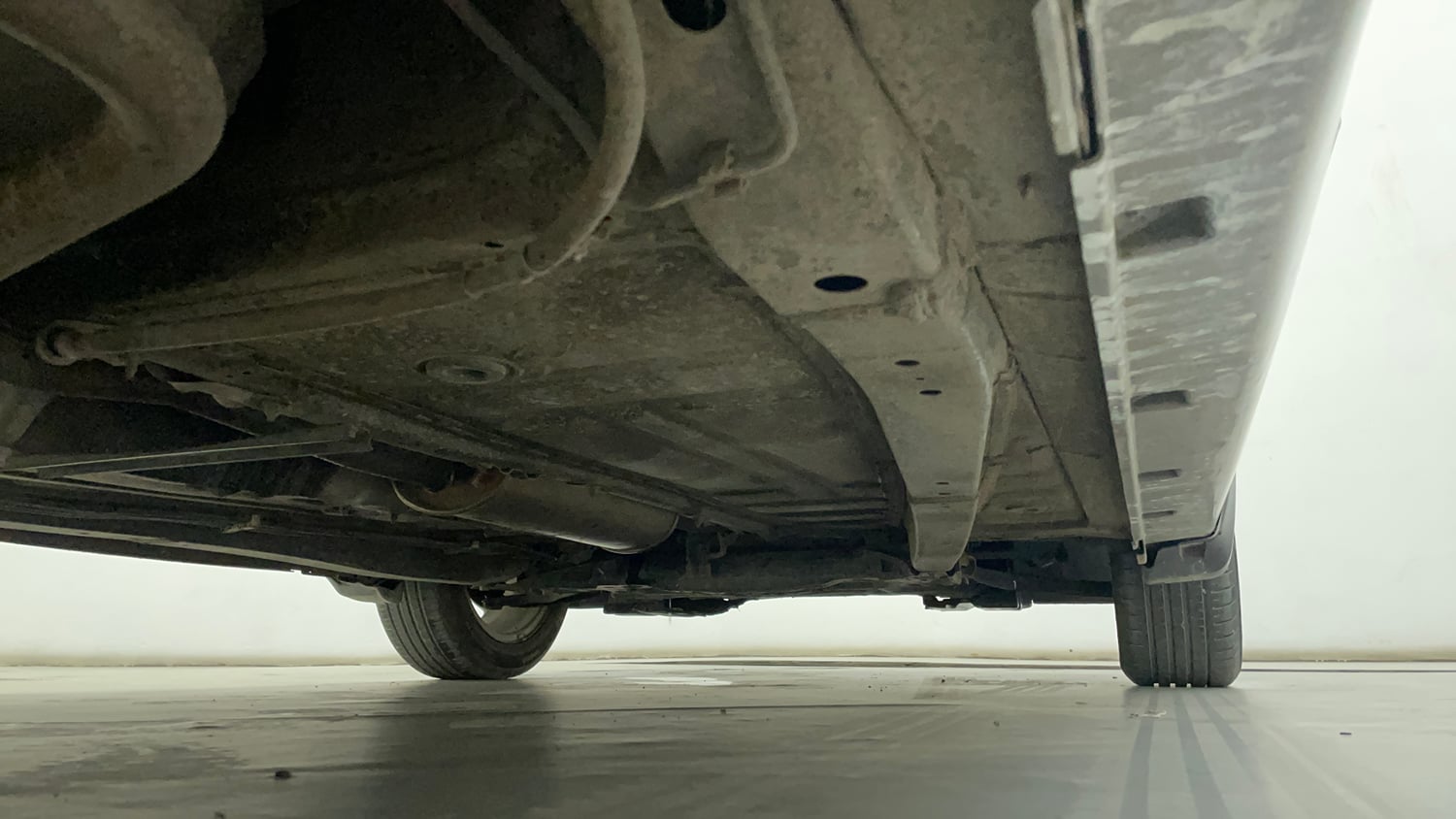 Used 2019 Maruti Suzuki Baleno Zeta Automatic Petrol Automatic extra REAR RIGHT UNDERBODY VIEW
