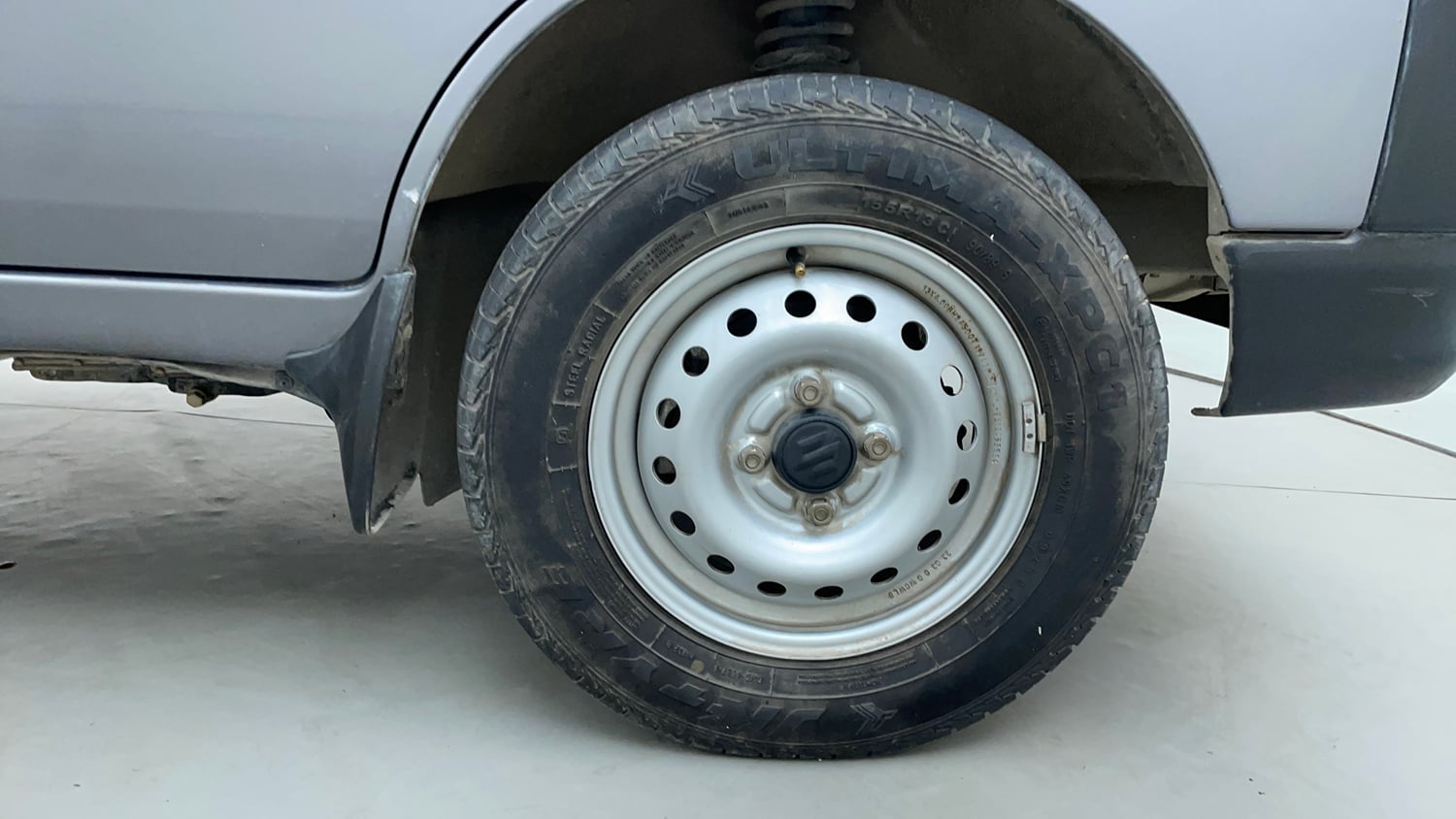 Used 2023 Maruti Suzuki Eeco 5 STR AC Petrol Manual tyres RIGHT FRONT TYRE RIM VIEW