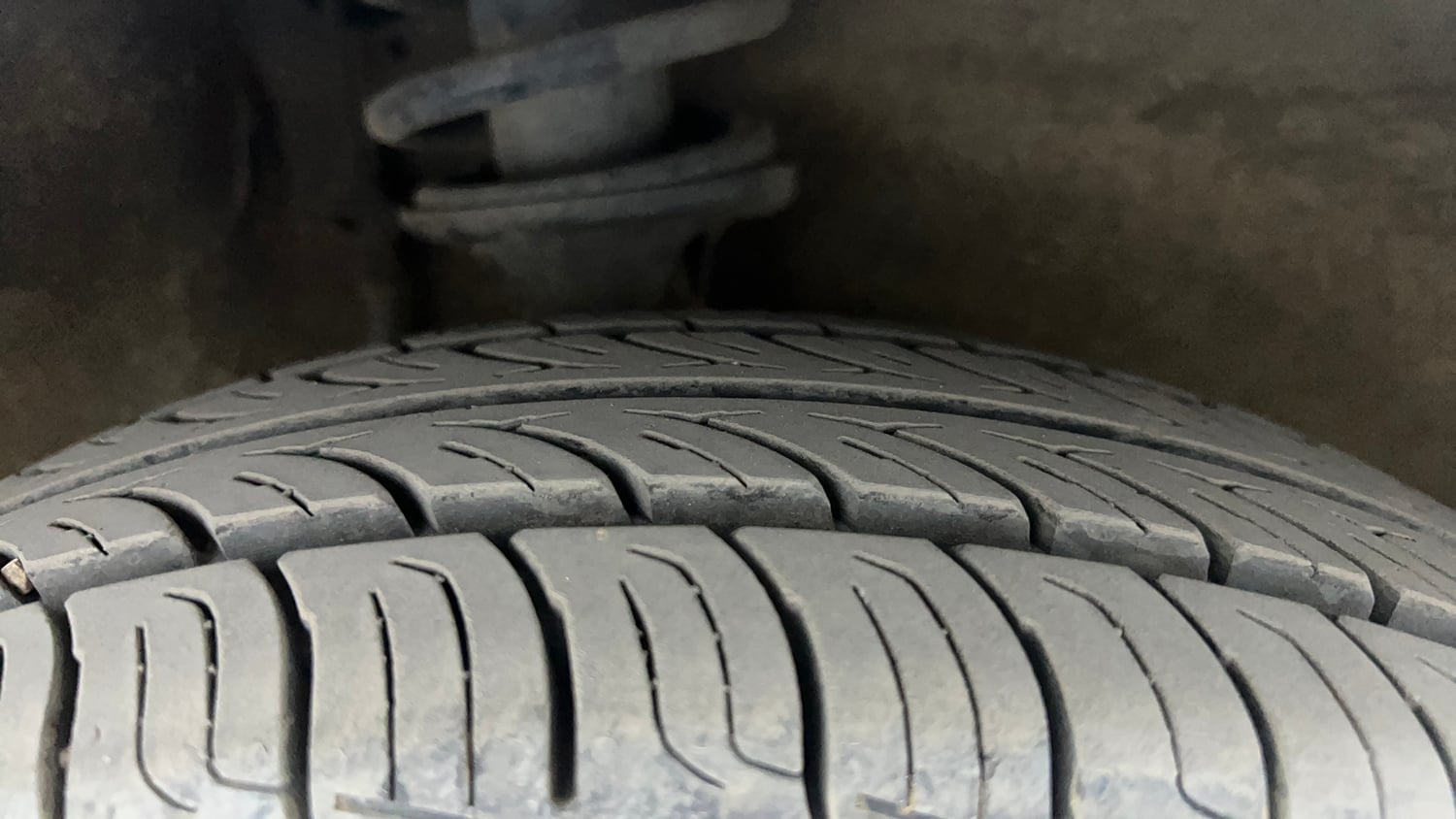 Used 2018 Maruti Suzuki Alto 800 LXi Petrol Manual tyres RIGHT FRONT TYRE TREAD VIEW
