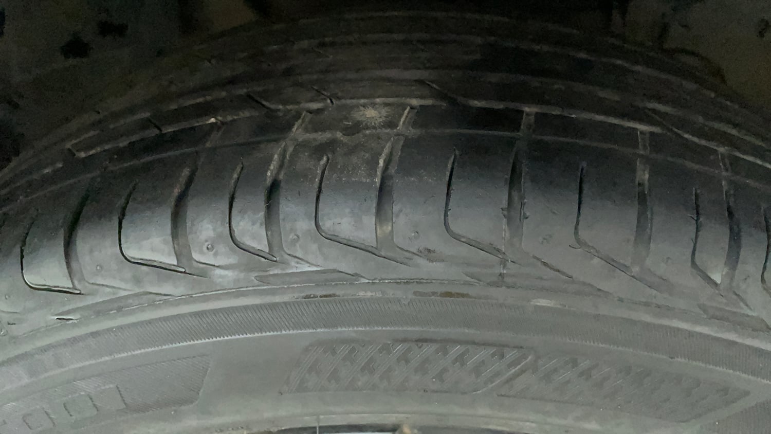 Used 2022 Tata Nexon XZA Plus (S) Petrol Automatic tyres RIGHT FRONT TYRE TREAD VIEW
