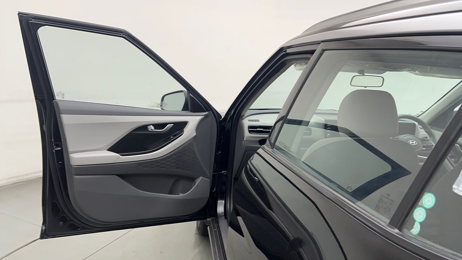 Used 2025 Hyundai Creta 1.5 CRDi Diesel MT DSL S(O) Diesel Manual interior LEFT FRONT DOOR OPEN VIEW
