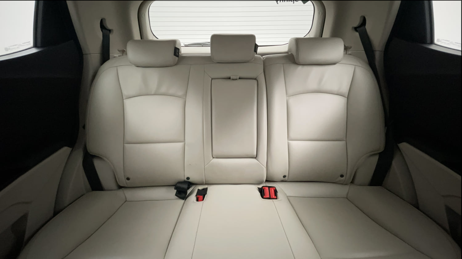 Used 2021 Mahindra XUV 300 W8 (O) 1.2 Petrol AMT Petrol Automatic interior REAR SEAT CONDITION VIEW