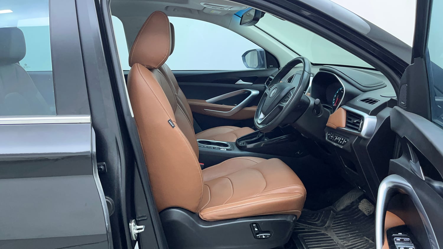 Used 2021 MG Motors Hector Plus Sharp 1.5 Petrol Turbo DCT 6-STR Petrol Automatic interior RIGHT SIDE FRONT DOOR CABIN VIEW