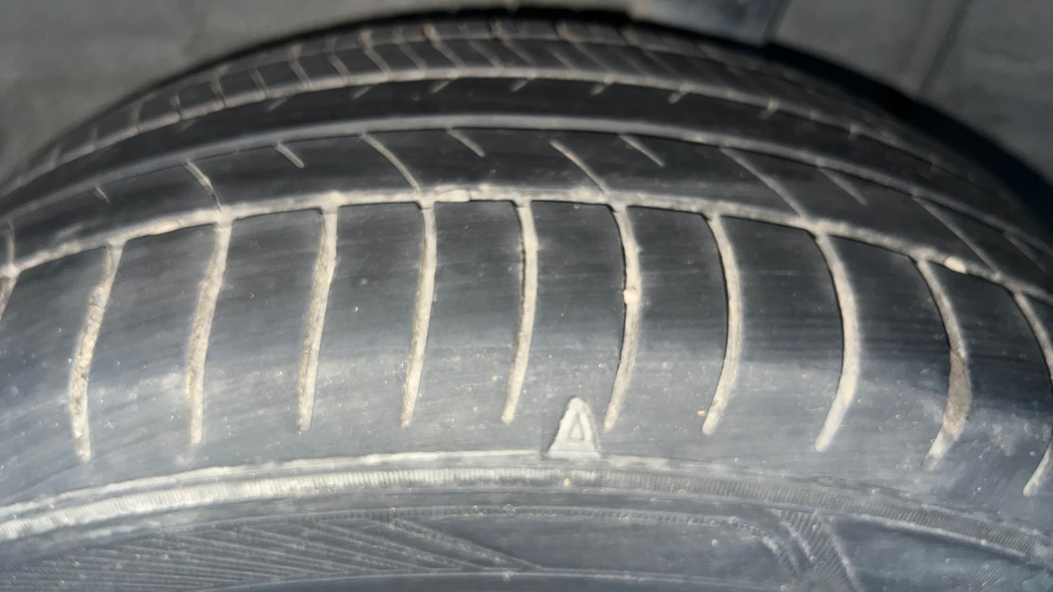 Used 2022 Nissan Magnite XV Petrol Manual tyres LEFT REAR TYRE TREAD VIEW
