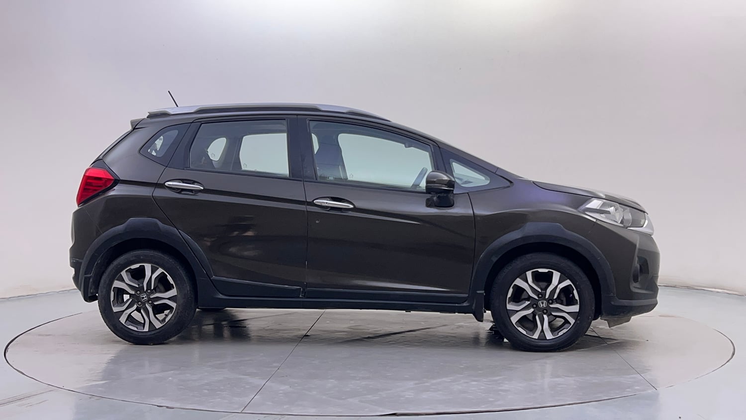 Used 2018 Honda WR-V VX MT Diesel Diesel Manual exterior RIGHT SIDE VIEW