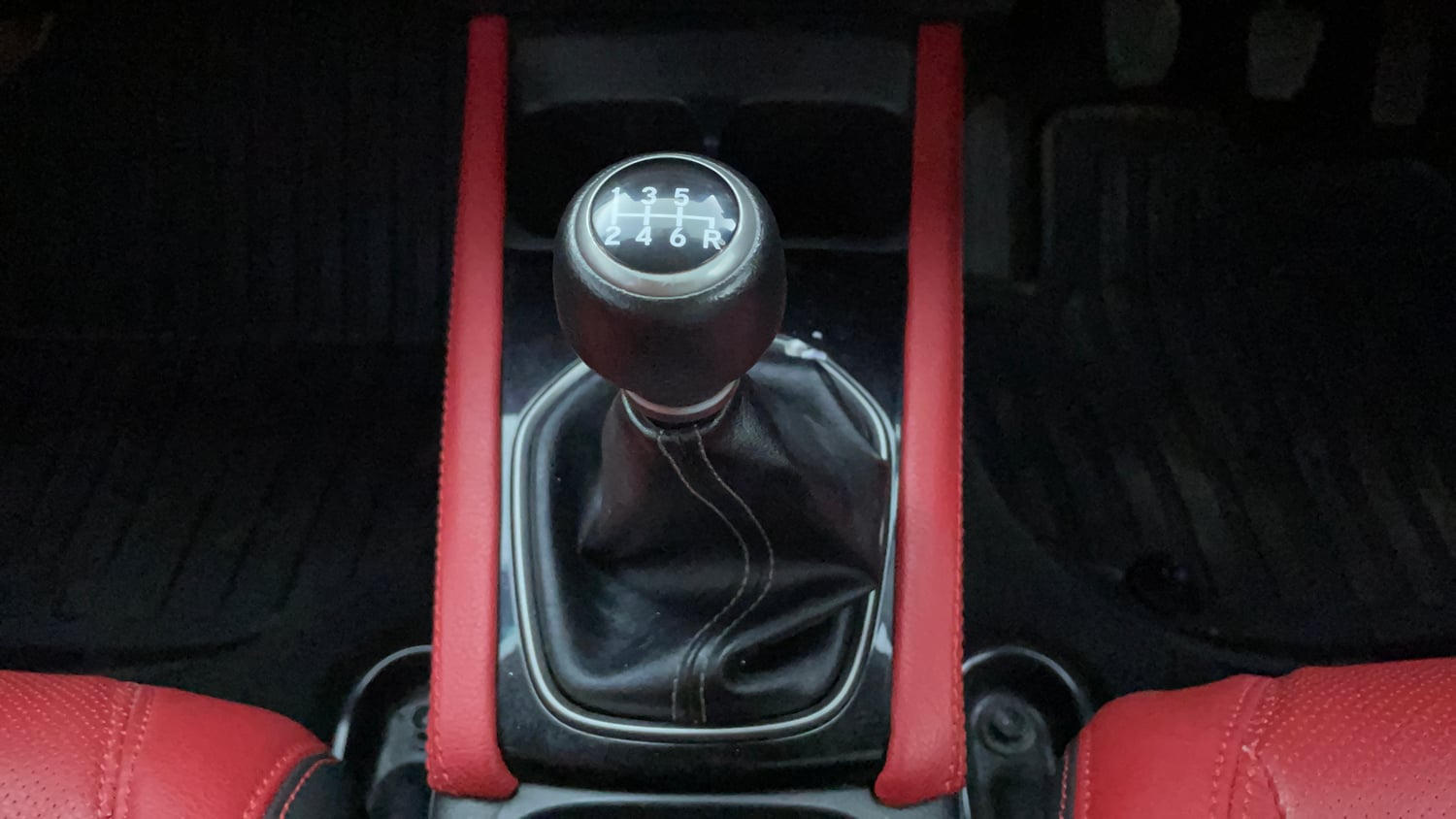 Used 2024 Honda Elevate V MT Petrol Manual interior GEAR  KNOB VIEW