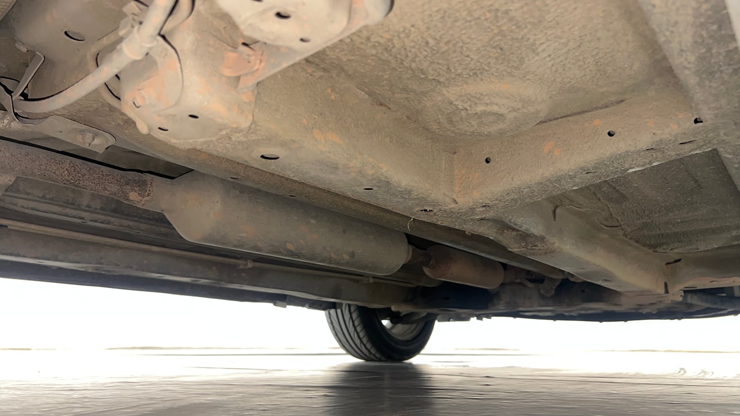 Used 2016 Maruti Suzuki Swift ZXi Petrol Manual extra REAR RIGHT UNDERBODY VIEW