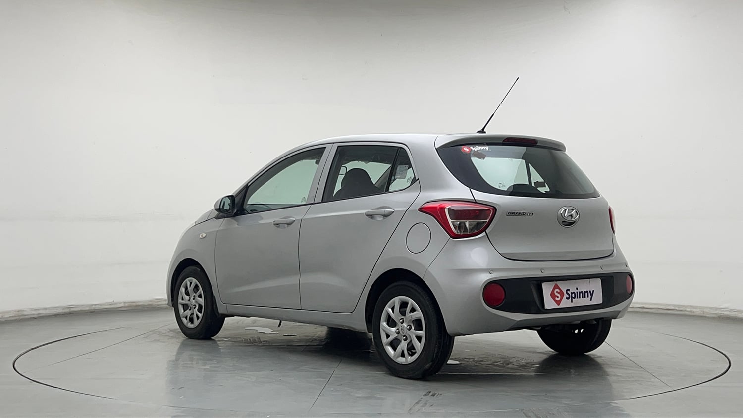 Used 2018 Hyundai Grand i10 Magna 1.2 Kappa VTVT CNG (outside fitted) Cng Manual exterior LEFT REAR CORNER VIEW