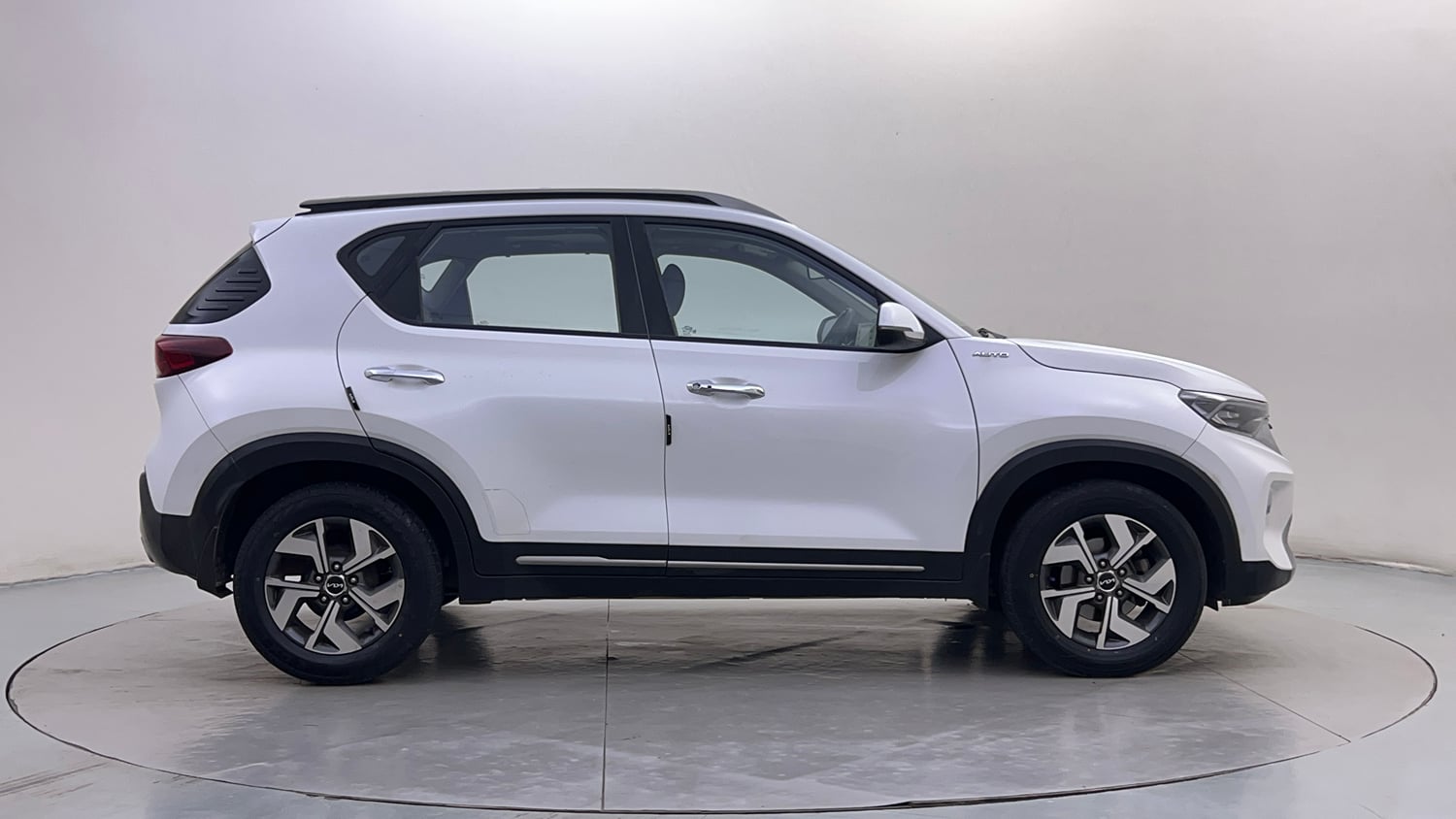 Used 2022 Kia Sonet HTX 1.5 AT Diesel Automatic exterior RIGHT SIDE VIEW