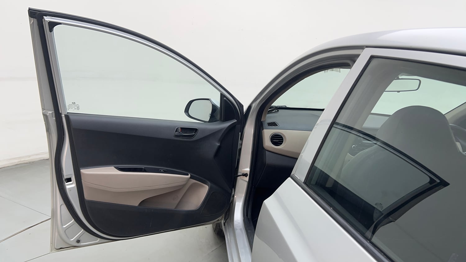 Used 2018 Hyundai Grand i10 Magna 1.2 Kappa VTVT CNG (outside fitted) Cng Manual interior LEFT FRONT DOOR OPEN VIEW