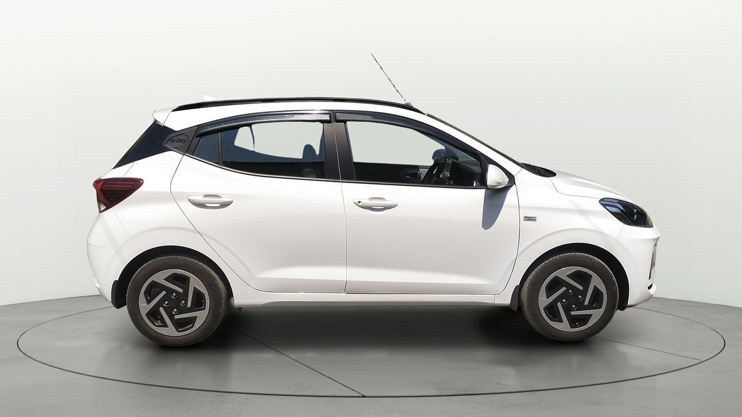 Used 2026 Hyundai Grand i10 Nios Sportz 1.2 Kappa AMT Petrol Automatic exterior RIGHT SIDE VIEW