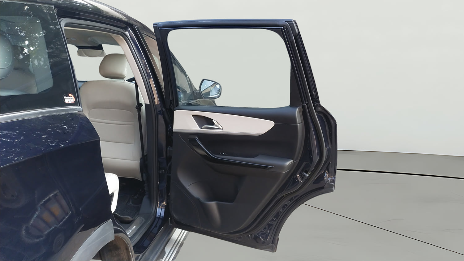 Used 2025 Mahindra XUV700 AX7 Luxury Pack Petrol AT 7 STR Petrol Automatic interior RIGHT REAR DOOR OPEN VIEW