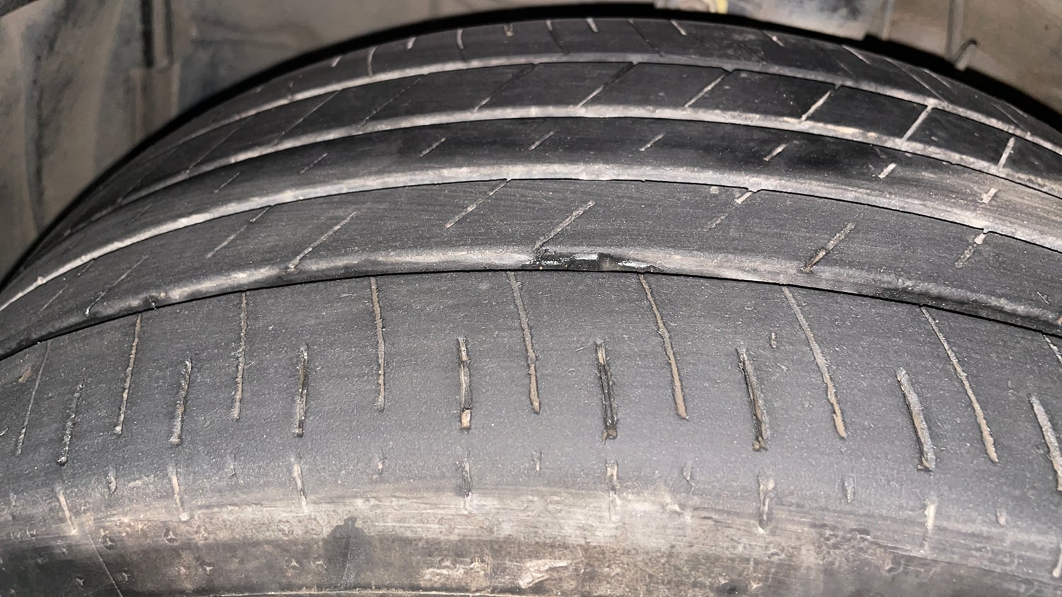 Used 2024 Honda Elevate V MT Petrol Manual tyres LEFT FRONT TYRE TREAD VIEW