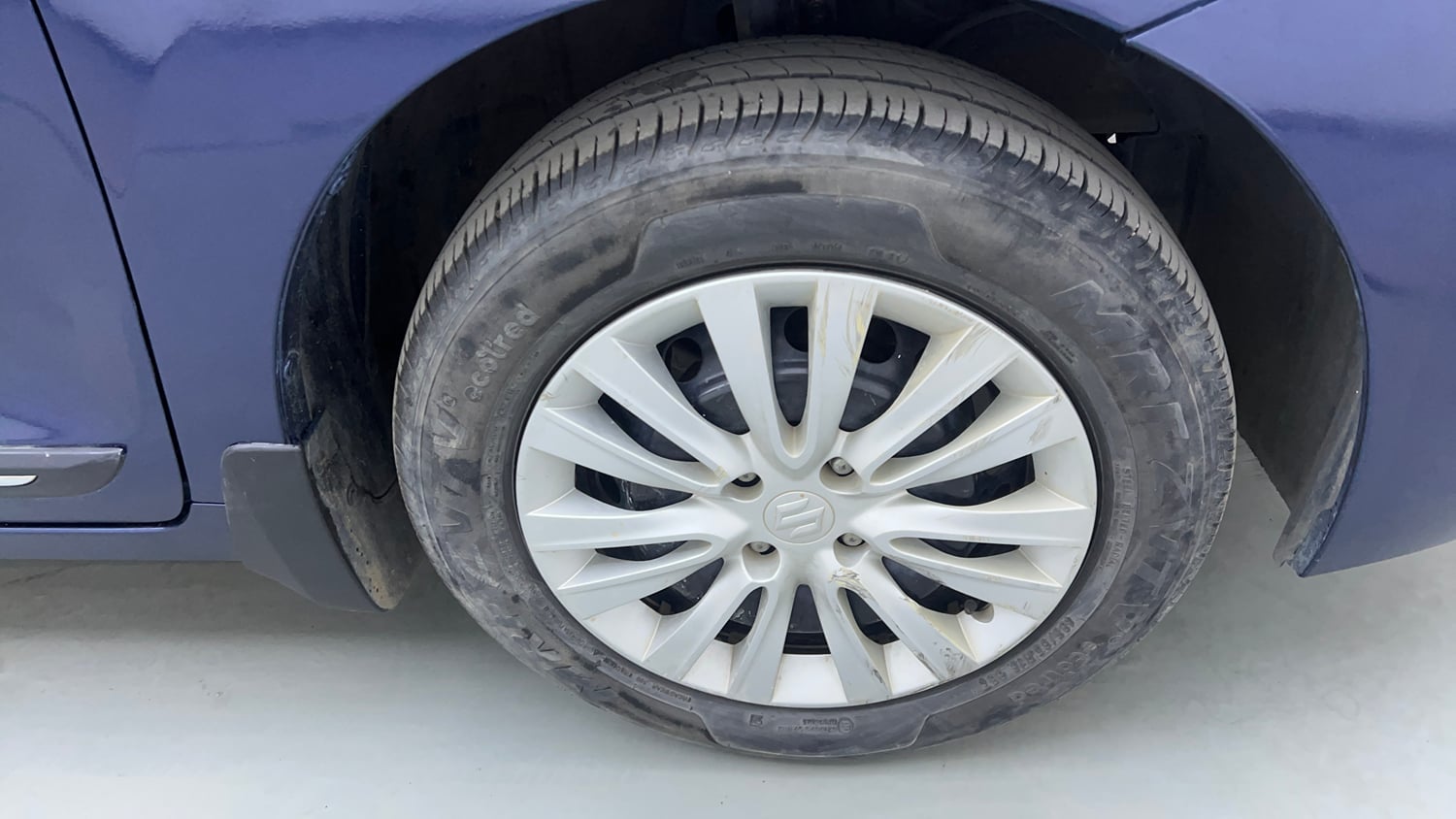 Used 2021 Maruti Suzuki Baleno Delta Petrol Manual tyres RIGHT FRONT TYRE RIM VIEW