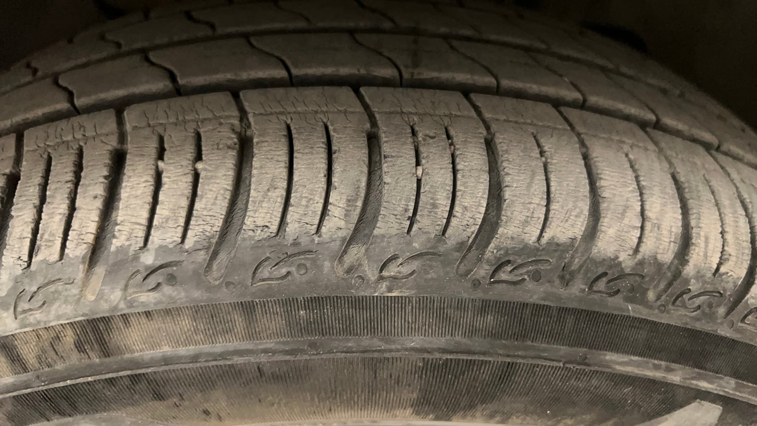 Used 2024 Tata Tigor XZ Petrol Manual tyres RIGHT FRONT TYRE TREAD VIEW