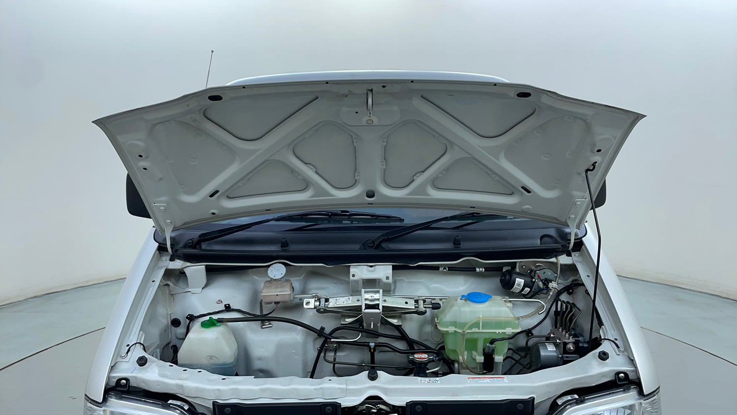Used 2025 Maruti Suzuki Eeco 5 STR AC Petrol Manual engine ENGINE & BONNET OPEN FRONT VIEW