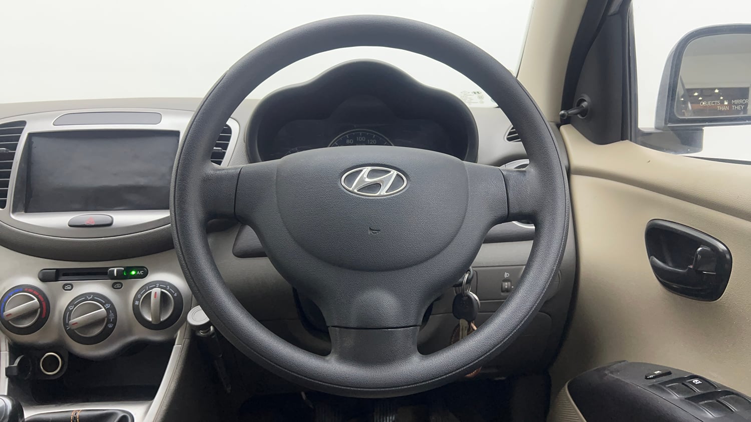 Used 2015 Hyundai i10 Magna 1.1 iRDE2 Petrol Manual interior STEERING VIEW