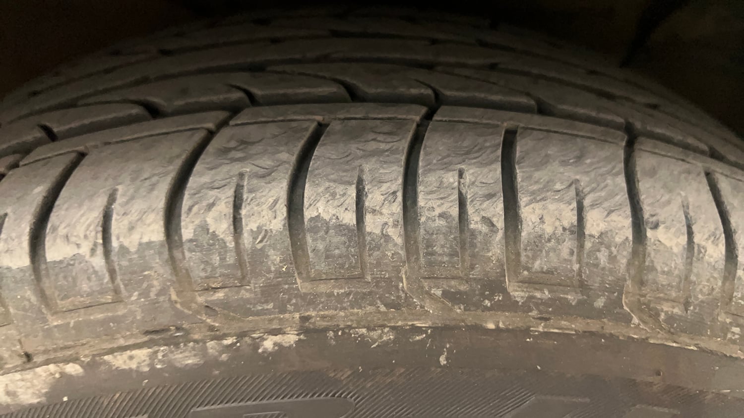 Used 2018 Hyundai Creta SX 1.6 CRDI (O) Diesel Manual tyres RIGHT FRONT TYRE TREAD VIEW