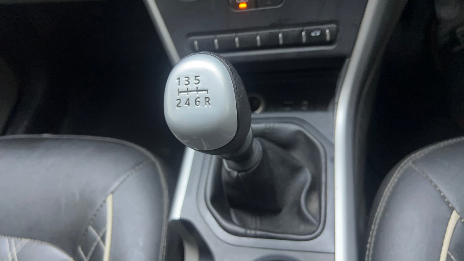 Used 2019 Tata Nexon XM Petrol Manual interior GEAR  KNOB VIEW