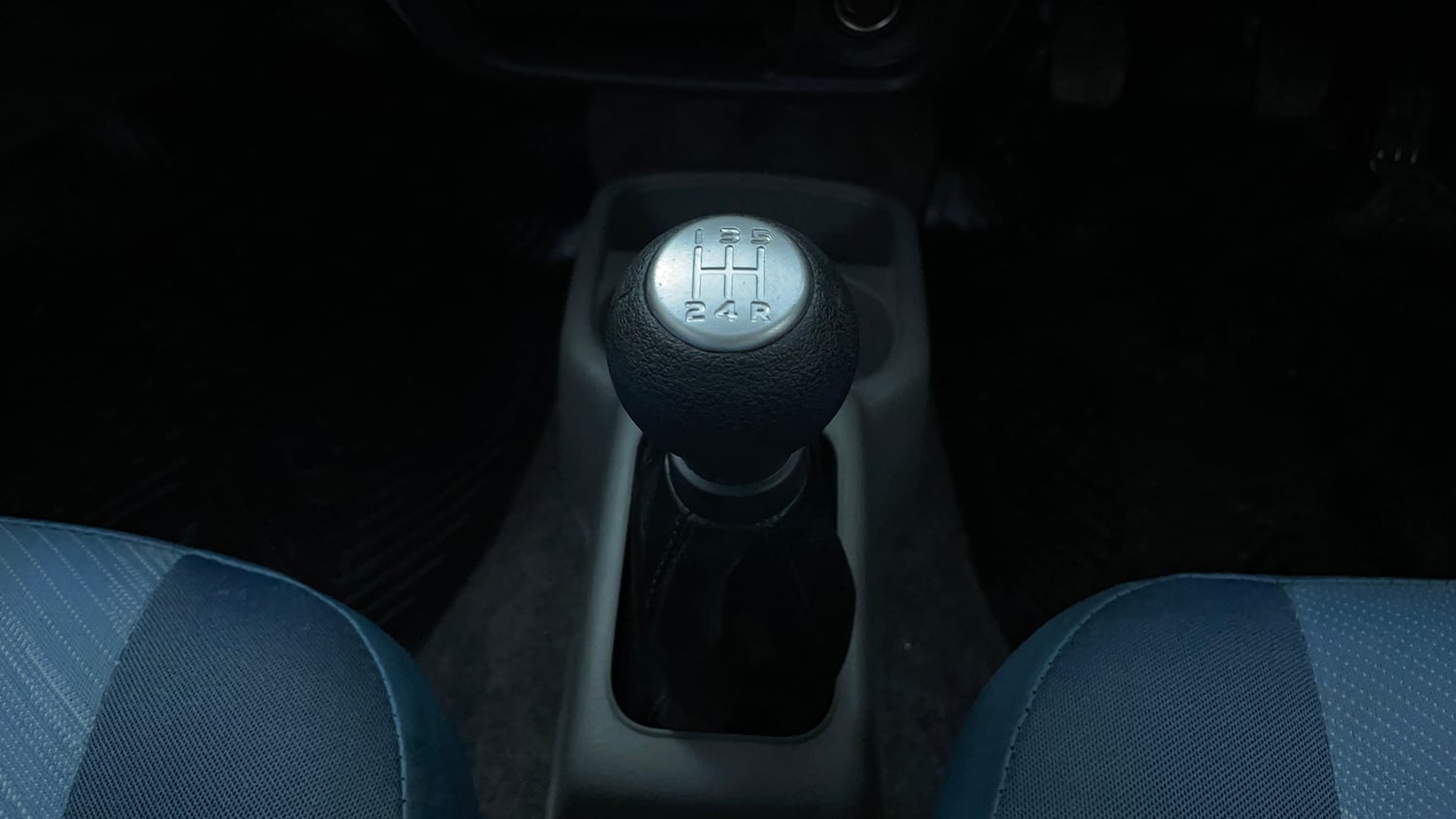 Used 2014 Maruti Suzuki Alto K10 VXi Petrol Manual interior GEAR  KNOB VIEW