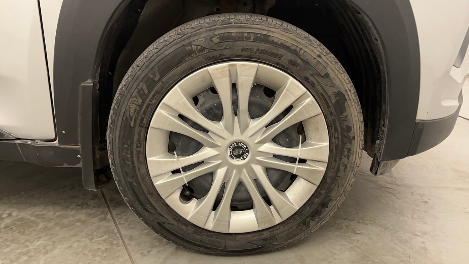 Used 2019 Mahindra KUV100 NXT K6 Plus 6 STR Petrol Manual tyres RIGHT FRONT TYRE RIM VIEW