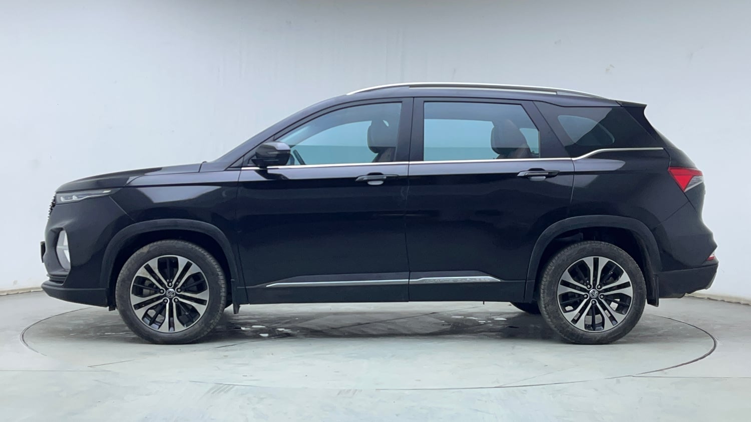 Used 2021 MG Motors Hector Plus Sharp 1.5 Petrol Turbo DCT 6-STR Petrol Automatic exterior LEFT SIDE VIEW