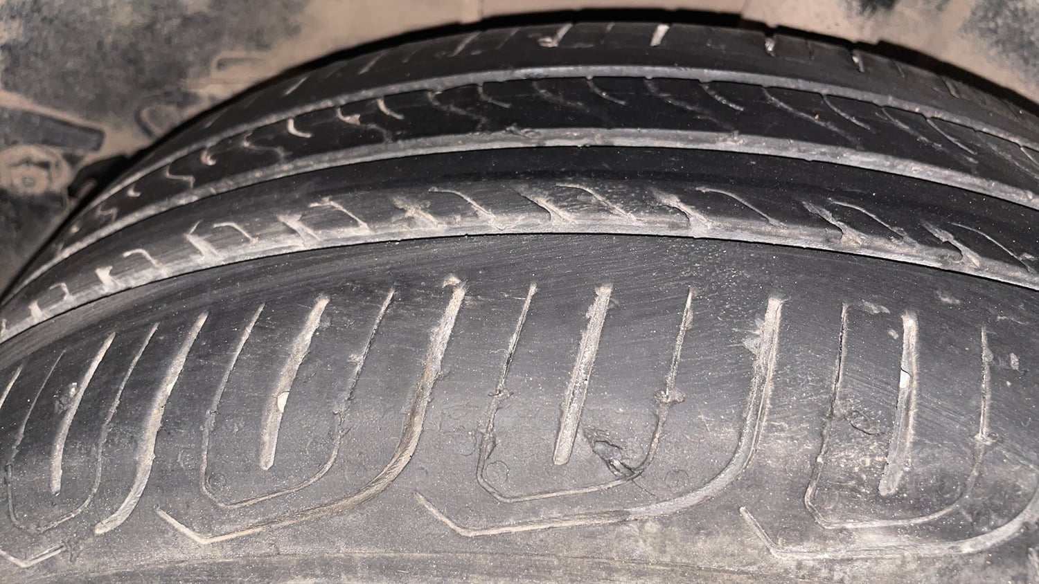 Used 2022 Tata Altroz XZ Plus Petrol Petrol Manual tyres LEFT REAR TYRE TREAD VIEW