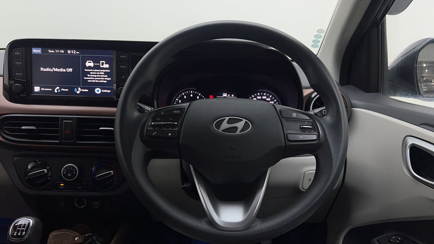Used 2024 Hyundai Aura SX 1.2 CNG Cng Manual interior STEERING VIEW