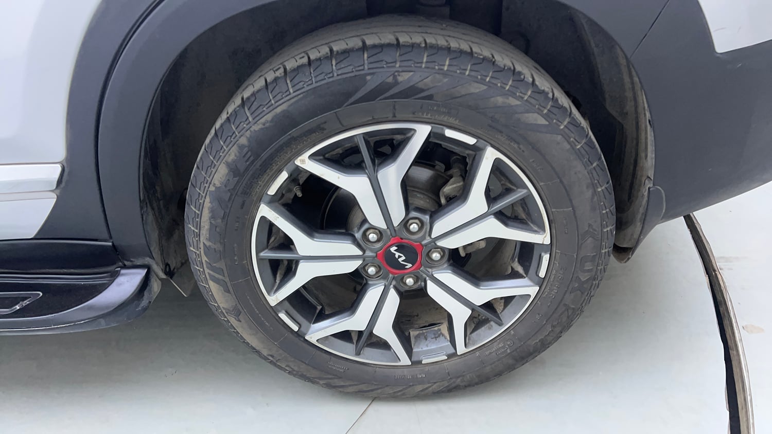 Used 2022 Kia Seltos HTX Plus 1.5 Diesel Diesel Manual tyres LEFT REAR TYRE RIM VIEW