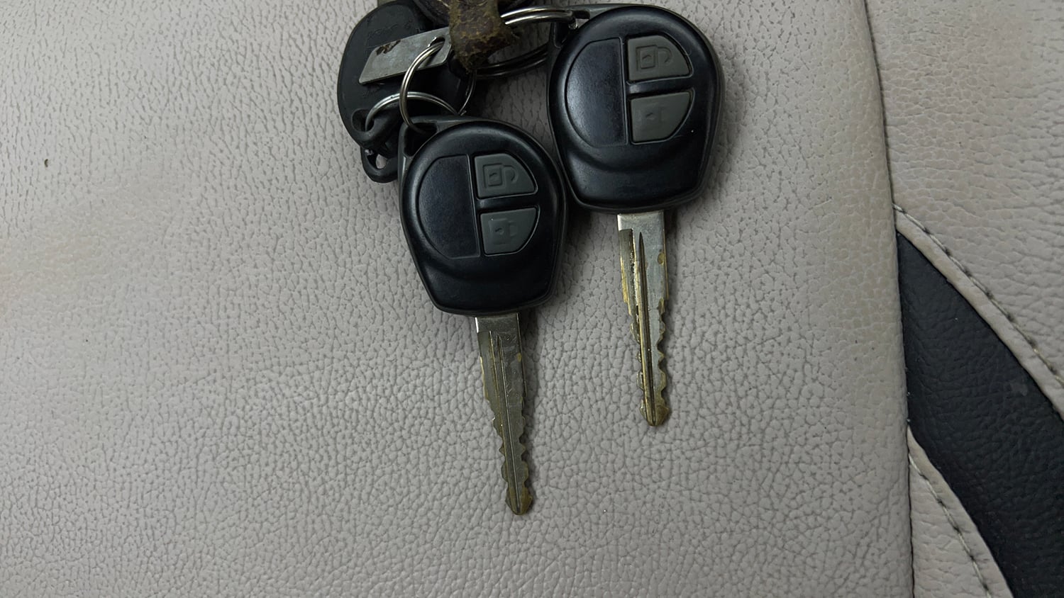 Used 2015 Maruti Suzuki Swift Dzire VXI Petrol Manual extra CAR KEY VIEW