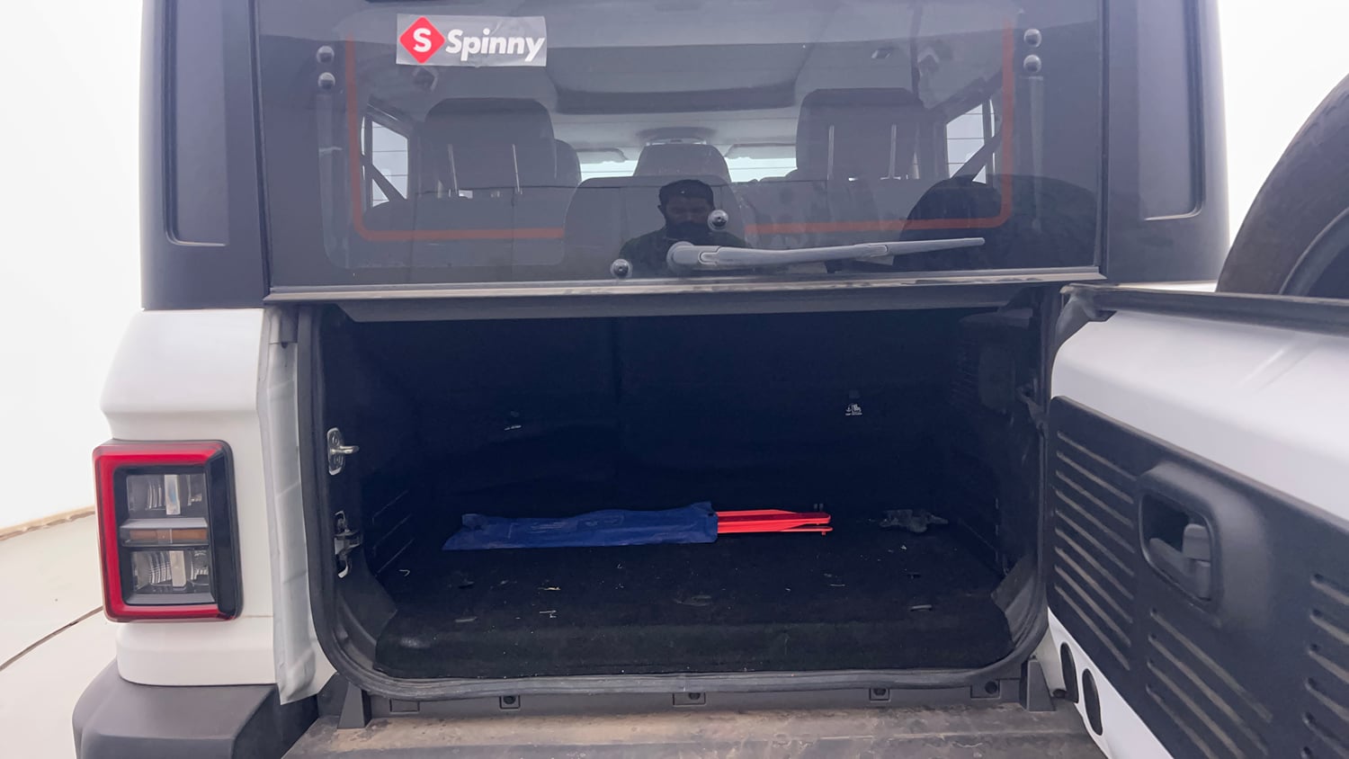 Used 2025 Mahindra Thar Roxx AX7 L Diesel AT 4WD Diesel Automatic interior DICKY INSIDE VIEW