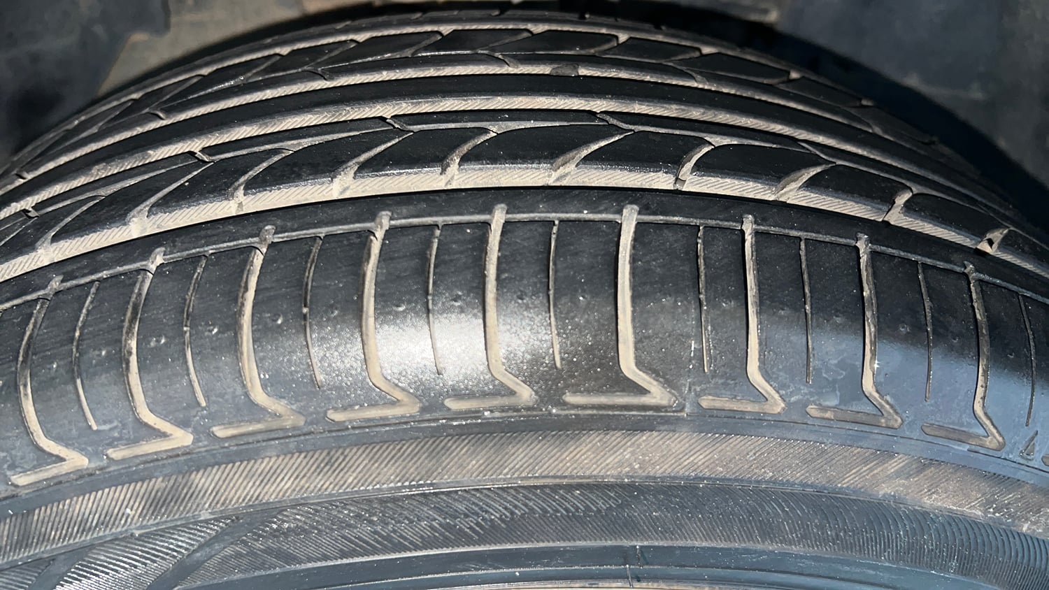Used 2019 Tata Nexon XM Petrol Manual tyres RIGHT FRONT TYRE TREAD VIEW