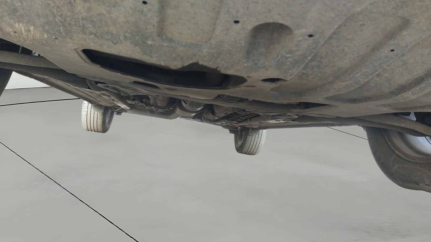 Used 2023 Hyundai Venue SX (O) 1.0 Turbo DCT Petrol Automatic extra FRONT LEFT UNDERBODY VIEW
