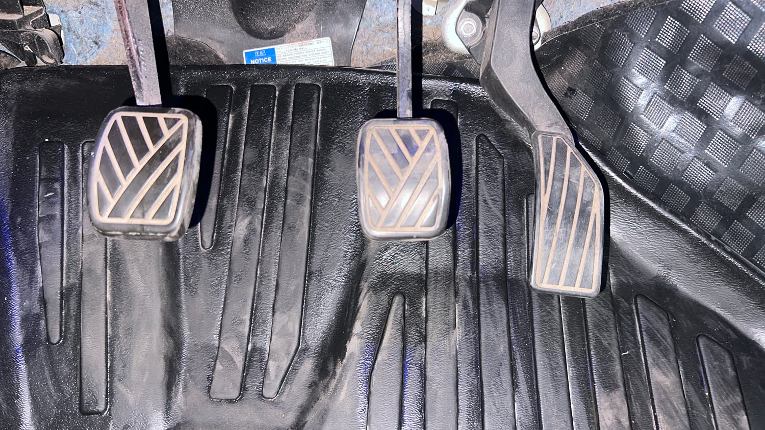 Used 2016 Maruti Suzuki Swift ZXi Petrol Manual interior PEDALS VIEW