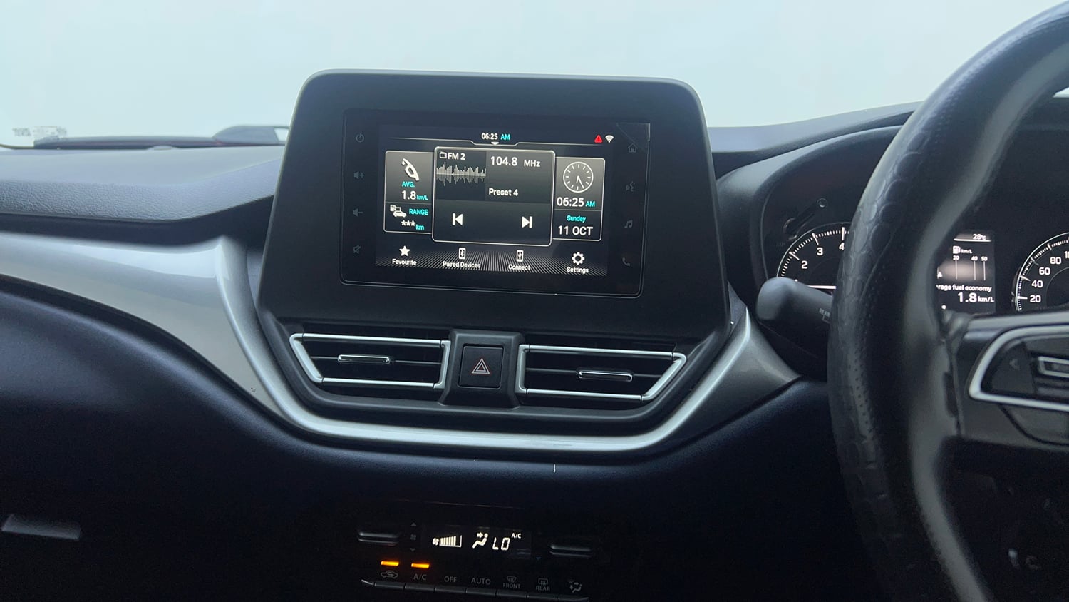 Used 2023 Maruti Suzuki Baleno Zeta MT Petrol Manual top_features Touch screen infotainment system