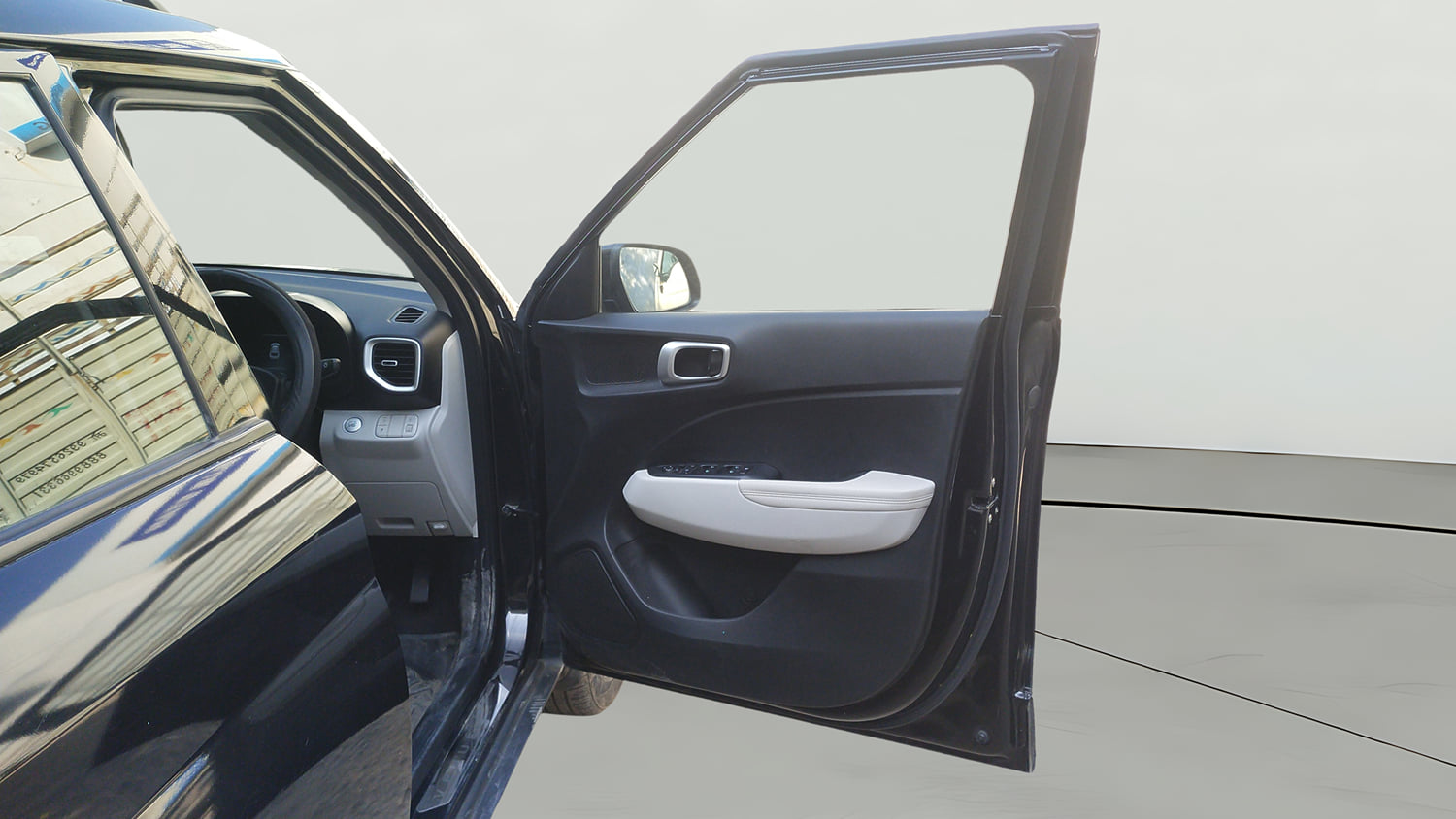 Used 2023 Hyundai Venue SX (O) 1.0 Turbo DCT Petrol Automatic interior RIGHT FRONT DOOR OPEN VIEW
