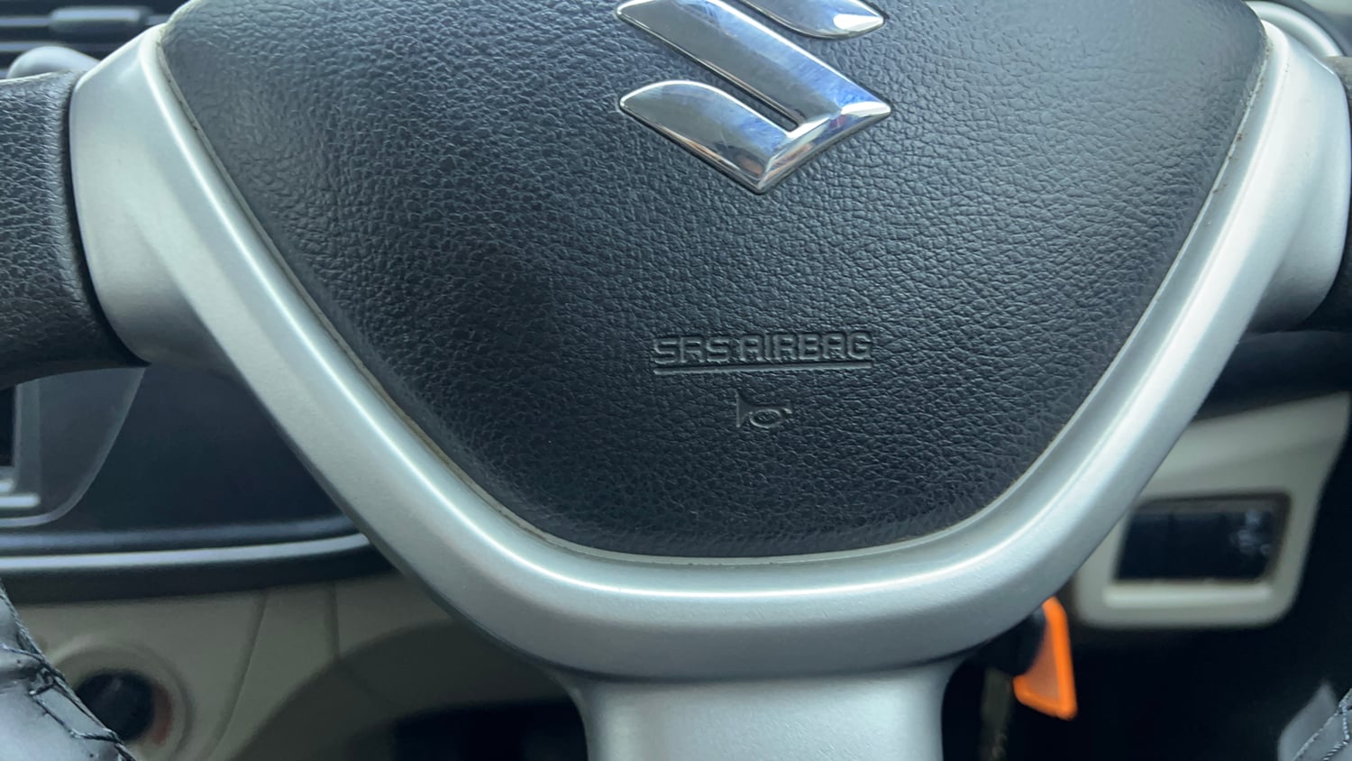 Used 2023 Maruti Suzuki Alto 800 LXi (O) Petrol Manual top_features Airbags
