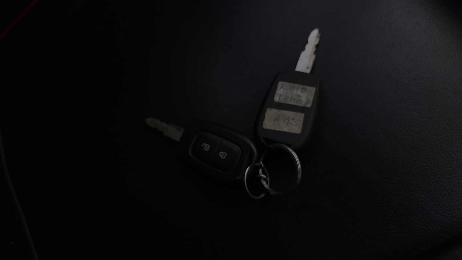 Used 2020 Renault Kwid RXT 1.0 Opt Petrol Manual extra CAR KEY VIEW
