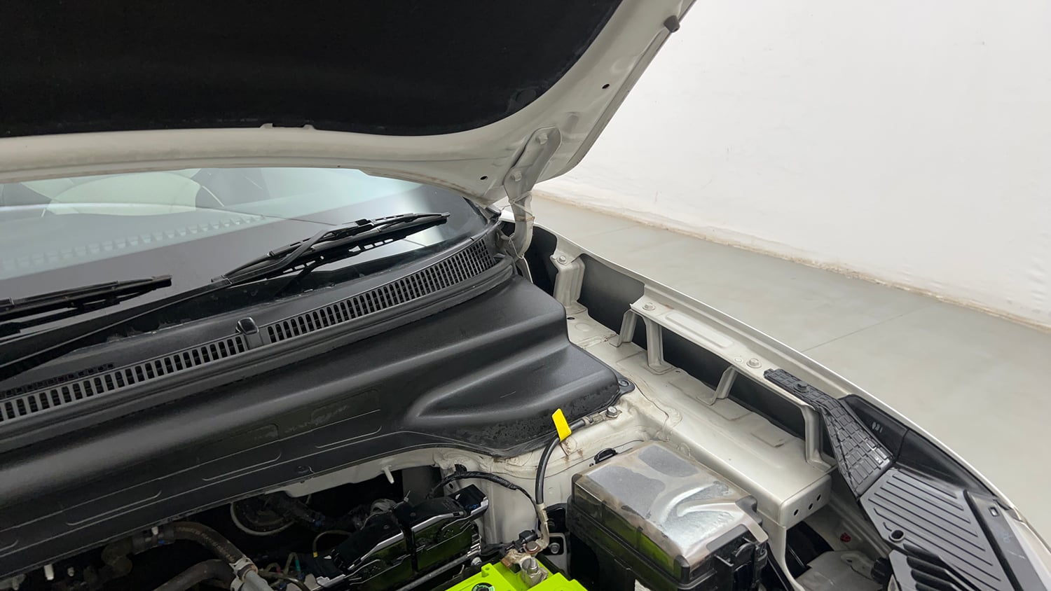 Used 2023 Hyundai Creta SX 1.5 Petrol Executive Petrol Manual engine ENGINE LEFT SIDE HINGE & APRON VIEW
