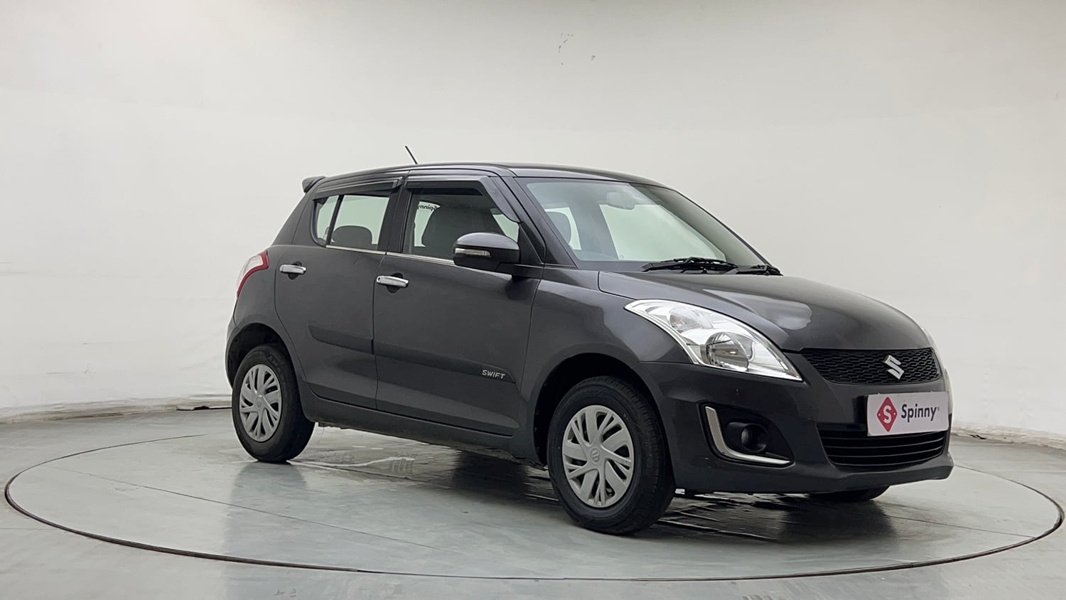 Used 2016 Maruti Suzuki Swift VXI (O) Petrol Manual exterior RIGHT FRONT CORNER VIEW