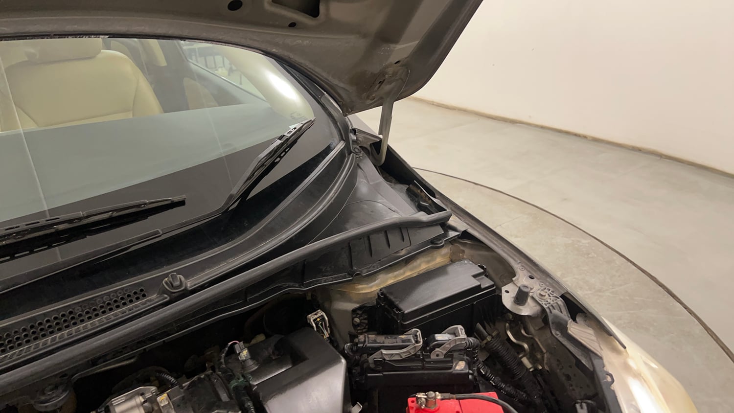Used 2016 Honda City SV CVT Petrol Automatic engine ENGINE LEFT SIDE HINGE & APRON VIEW