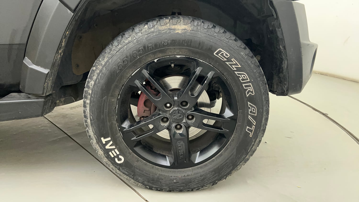 Used 2022 mahindra Thar LX Hard Top Petrol AT 4WD Petrol Automatic tyres RIGHT FRONT TYRE RIM VIEW