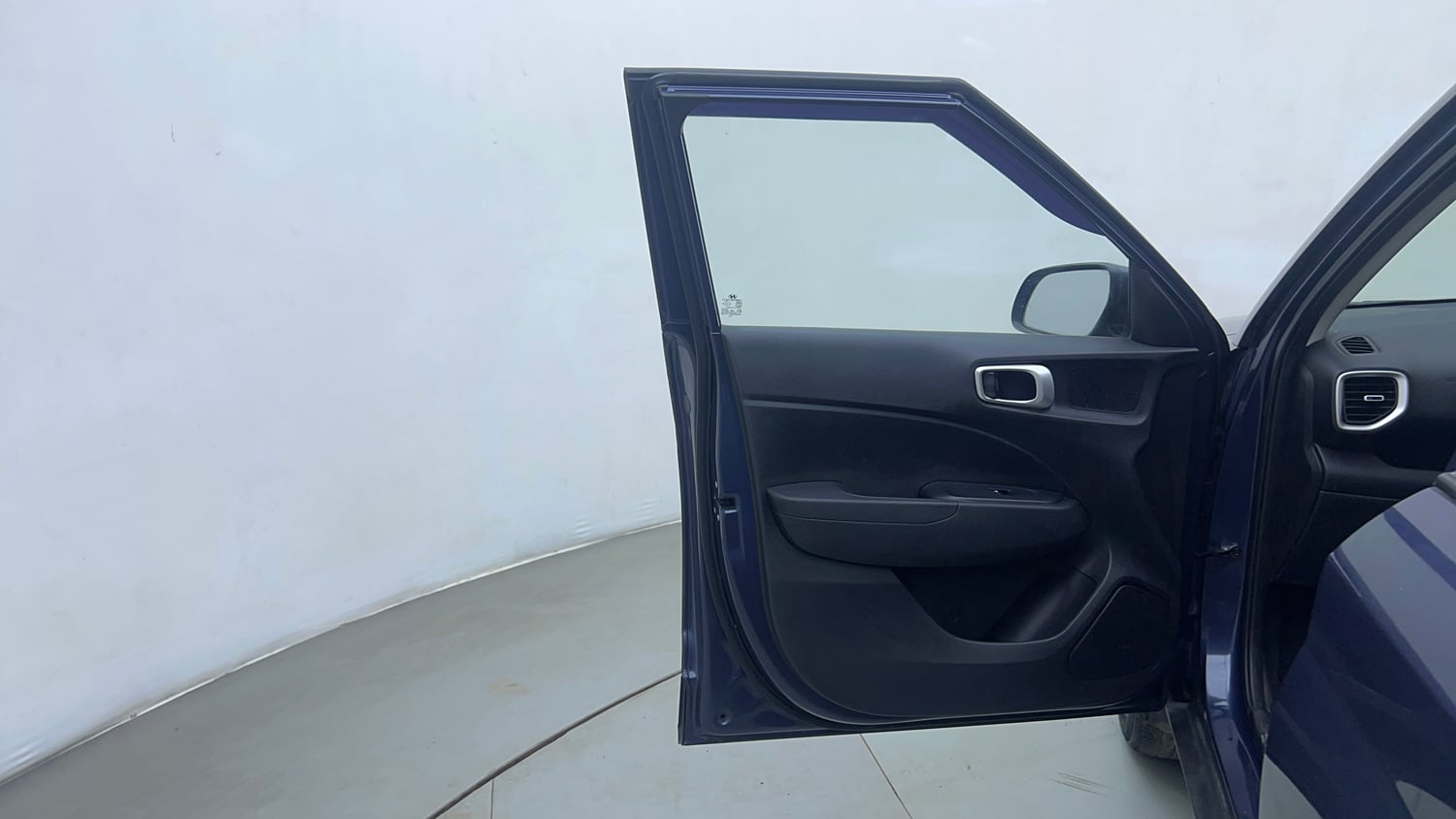 Used 2021 Hyundai Venue SX Plus 1.0 Turbo DCT Petrol Automatic interior LEFT FRONT DOOR OPEN VIEW